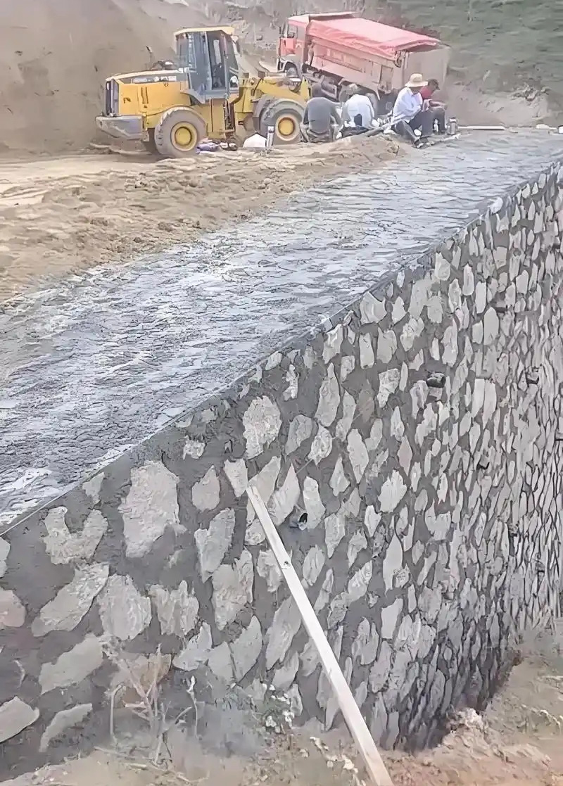 焦作解放区边坡加固